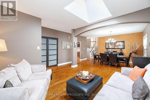 3078 Folkway Drive, Mississauga, ON - Indoor Photo Showing Living Room