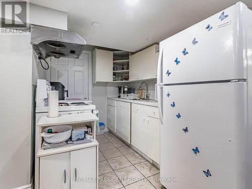 36 Prince Crescent, Brampton, ON - Indoor Photo Showing Kitchen