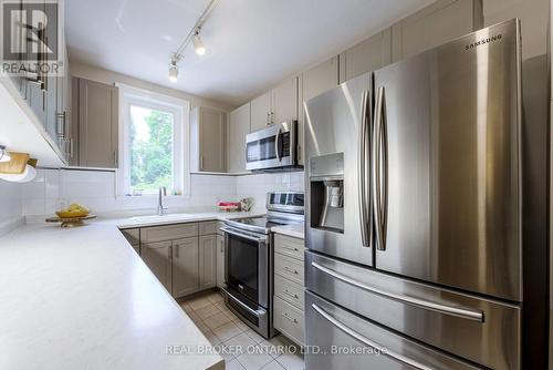 413 Roselawn Avenue, Toronto C04, ON - Indoor Photo Showing Kitchen With Stainless Steel Kitchen With Upgraded Kitchen