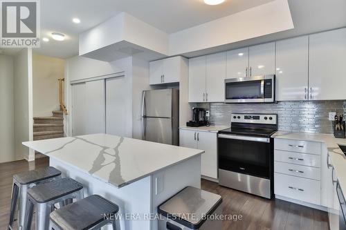 803 - 5279 Highway 7 Road, Vaughan (Vaughan Grove), ON - Indoor Photo Showing Kitchen With Upgraded Kitchen