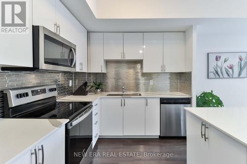 803 - 5279 Highway 7 Road, Vaughan (Vaughan Grove), ON - Indoor Photo Showing Kitchen With Upgraded Kitchen