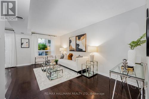 77 Jenny Wrenway, Toronto, ON - Indoor Photo Showing Living Room