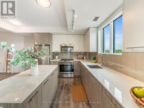 503 - 1630 Queen Street E, Toronto E02, ON - Indoor Photo Showing Kitchen With Upgraded Kitchen