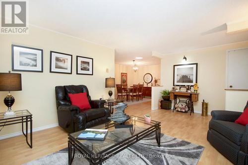 6 The Cove Road, Clarington, ON - Indoor Photo Showing Living Room