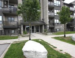 417 - 9 JACKSWAY CRESCENT  London, ON N5X 3T7