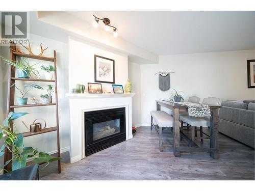 265 Snowsell Street Unit# 215, Kelowna, BC - Indoor Photo Showing Living Room With Fireplace