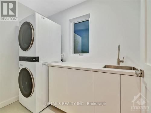 20 Dunham Street, Ottawa, ON - Indoor Photo Showing Laundry Room