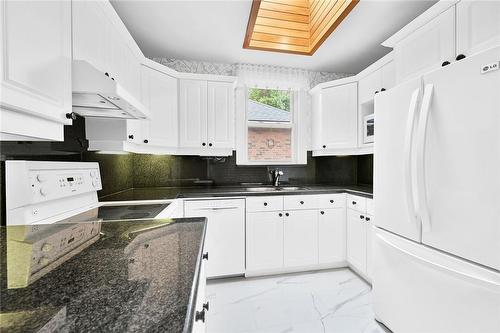 30 Cameron Avenue S, Hamilton, ON - Indoor Photo Showing Kitchen With Double Sink