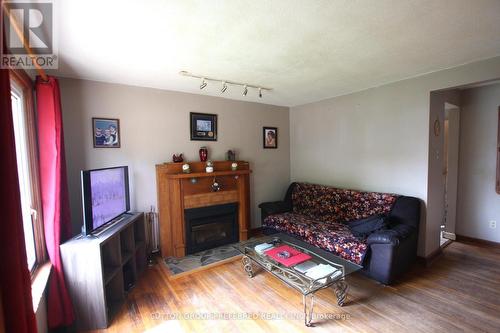 1306 Brydges Street, London, ON - Indoor Photo Showing Living Room With Fireplace