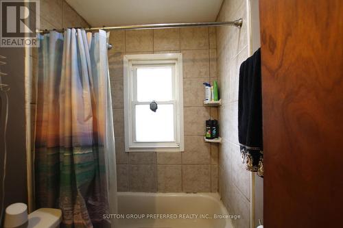 1306 Brydges Street, London, ON - Indoor Photo Showing Bathroom