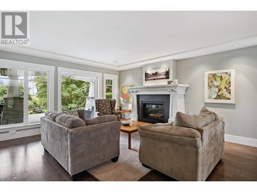 642 E 5Th Street, North Vancouver, BC - Indoor Photo Showing Living Room With Fireplace