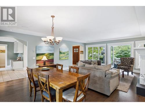 642 E 5Th Street, North Vancouver, BC - Indoor With Fireplace