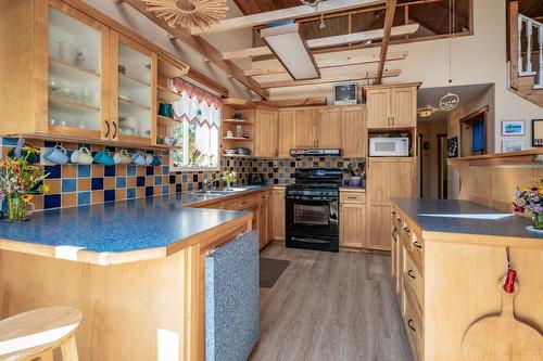 6040 Pine Ridge Road, Kaslo, BC - Indoor Photo Showing Kitchen With Double Sink