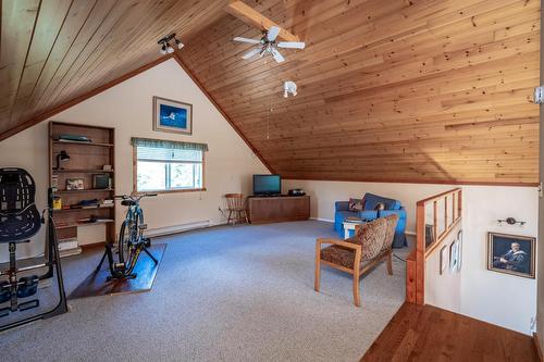 6040 Pine Ridge Road, Kaslo, BC - Indoor Photo Showing Other Room