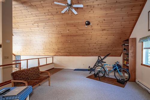 6040 Pine Ridge Road, Kaslo, BC - Indoor Photo Showing Other Room