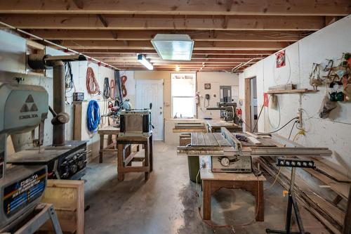 6040 Pine Ridge Road, Kaslo, BC - Indoor Photo Showing Basement