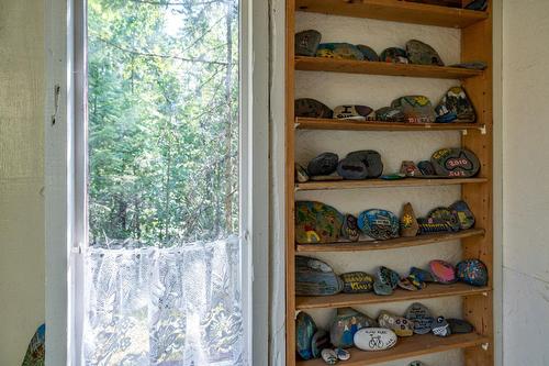 6040 Pine Ridge Road, Kaslo, BC - Indoor Photo Showing Other Room