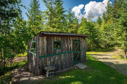 6040 Pine Ridge Road, Kaslo, BC - Outdoor