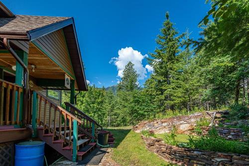 6040 Pine Ridge Road, Kaslo, BC - Outdoor