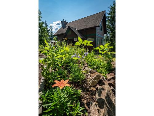 6040 Pine Ridge Road, Kaslo, BC - Outdoor