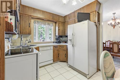 123 Plainsview Drive, Regina, SK - Indoor Photo Showing Kitchen With Double Sink