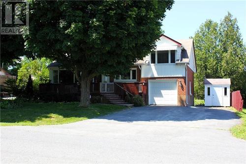 Plenty of parking for 5 cars and one in the garage. - 95 Algonquin Avenue, Long Sault, ON - Outdoor