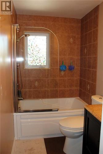 Main floor 4 pieces bathroom - 95 Algonquin Avenue, Long Sault, ON - Indoor Photo Showing Bathroom