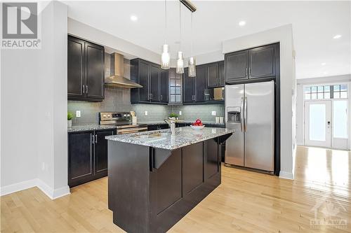 324 Kilspindie Ridge, Ottawa, ON - Indoor Photo Showing Kitchen With Upgraded Kitchen