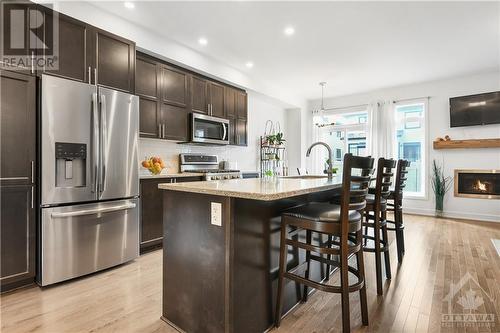 852 Clapham Terrace, Stittsville, ON - Indoor Photo Showing Kitchen With Upgraded Kitchen