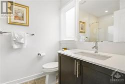 Primary bedroom ensuite bath - 