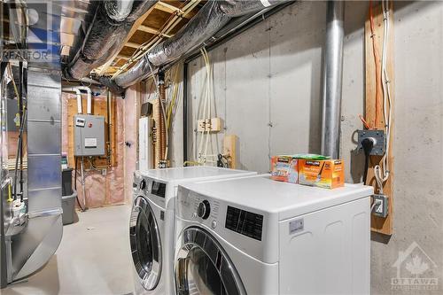 852 Clapham Terrace, Stittsville, ON - Indoor Photo Showing Laundry Room