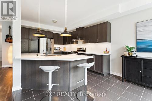 38 Walker Boulevard, New Tecumseth (Alliston), ON - Indoor Photo Showing Kitchen With Upgraded Kitchen