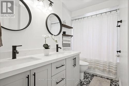 636 Artreva Crescent, Burlington, ON - Indoor Photo Showing Bathroom