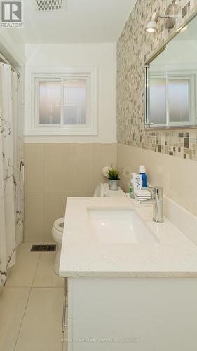 654 Upper Wentworth Street, Hamilton, ON - Indoor Photo Showing Bathroom