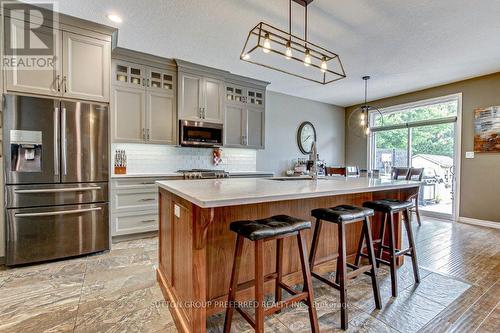 2 Brooker Trail, Thames Centre (Thorndale), ON - Indoor Photo Showing Kitchen With Upgraded Kitchen