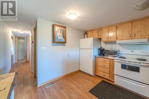 7559 High Country Road, Bridge Lake, BC - Indoor Photo Showing Kitchen