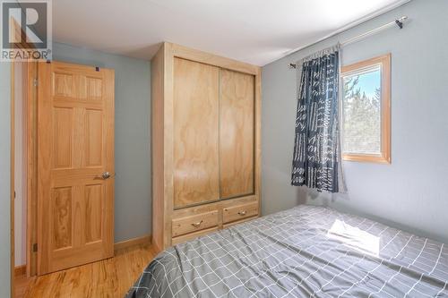 7559 High Country Road, Bridge Lake, BC - Indoor Photo Showing Bedroom