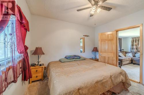 7559 High Country Road, Bridge Lake, BC - Indoor Photo Showing Bedroom