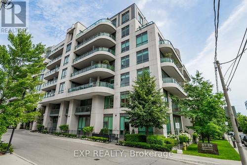 611 - 377 Madison Avenue, Toronto, ON - Outdoor With Balcony With Facade