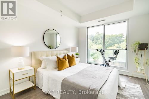 611 - 377 Madison Avenue, Toronto, ON - Indoor Photo Showing Bedroom