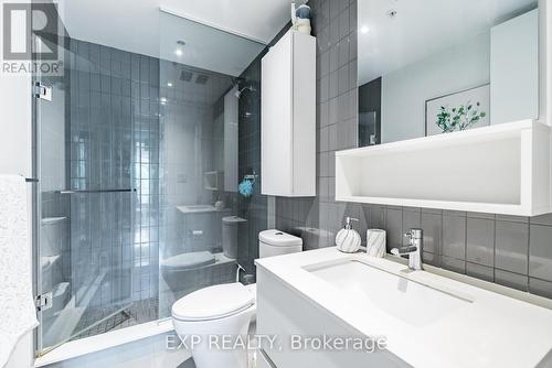 611 - 377 Madison Avenue, Toronto, ON - Indoor Photo Showing Bathroom