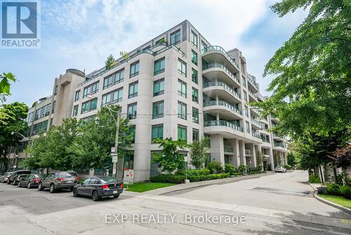 611 - 377 Madison Avenue, Toronto, ON - Outdoor With Balcony With Facade