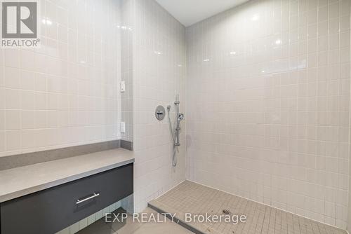 611 - 377 Madison Avenue, Toronto, ON - Indoor Photo Showing Bathroom