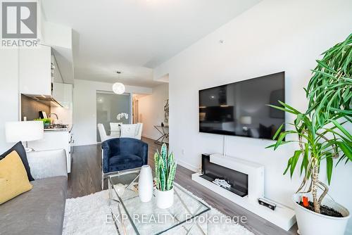 611 - 377 Madison Avenue, Toronto, ON - Indoor Photo Showing Other Room With Fireplace