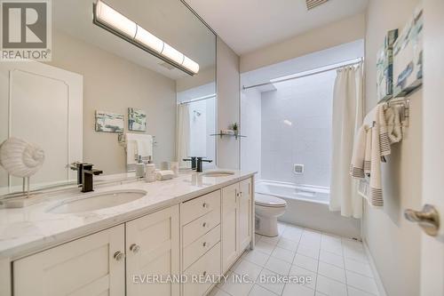 8 Elliotwood Court, Toronto C12, ON - Indoor Photo Showing Bathroom