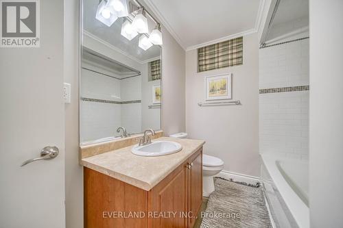 8 Elliotwood Court, Toronto C12, ON - Indoor Photo Showing Bathroom