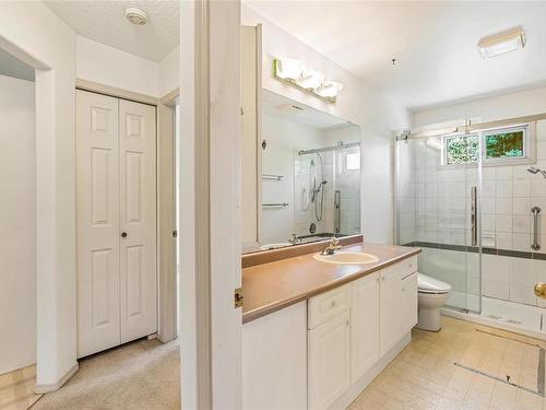 1466 Bay St, Victoria, BC - Indoor Photo Showing Bathroom