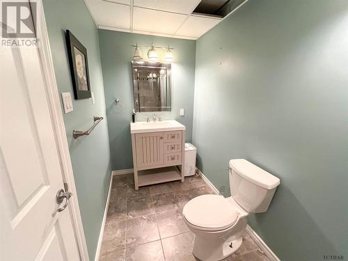 435 Hart St, Timmins, ON - Indoor Photo Showing Bathroom