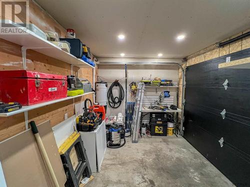 435 Hart St, Timmins, ON - Indoor Photo Showing Garage