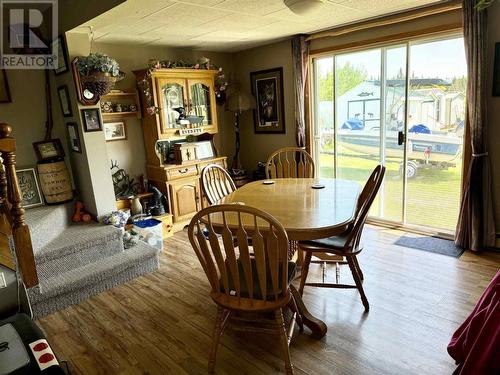 709 Junction Rd, Smooth Rock Falls, ON - Indoor Photo Showing Dining Room